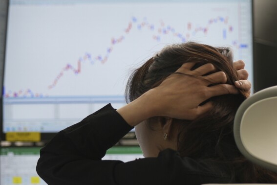 Asian shares mark moderate gains in the face of anxiety over Trump’s trade war